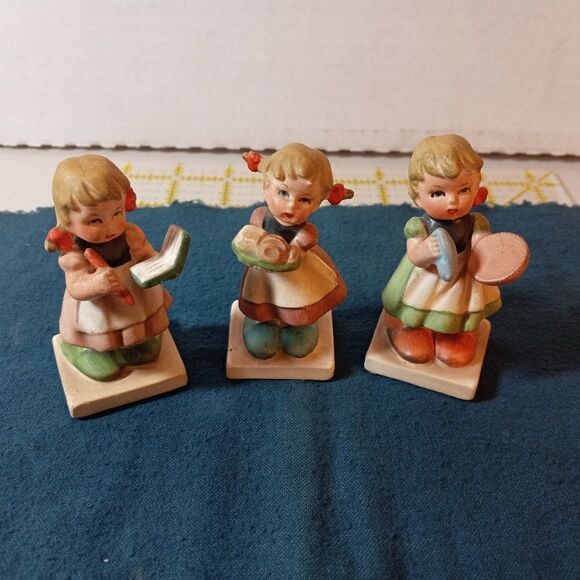 Vintage National Potteries Co., Napco, "Three Little Girls in Poppa's Slippers" - Picture 5 of 5